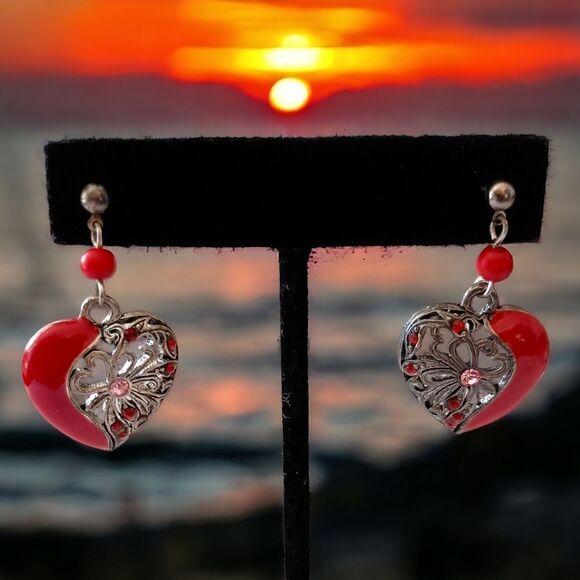 Red Enameled Heart Dangle Earrings‎ Romantic Bohemian Pierced Valentines PATINA. - Picture 13 of 14